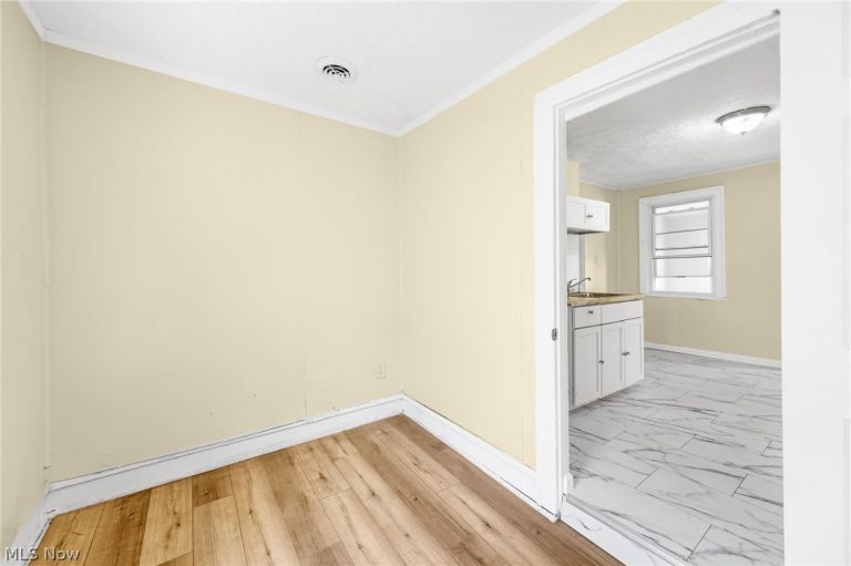 3020 47th Street, Cleveland, OH - Photo 4