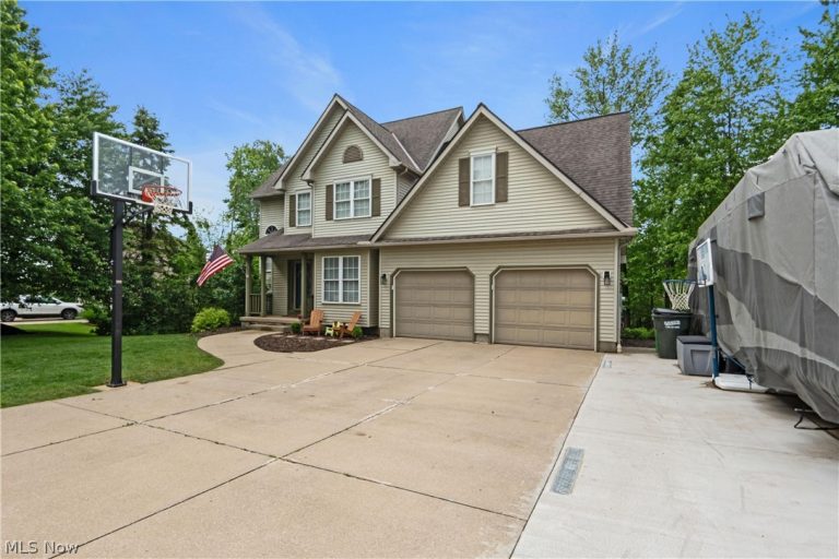 2024 Deer Meadow Boulevard, Streetsboro, OH - Photo 4