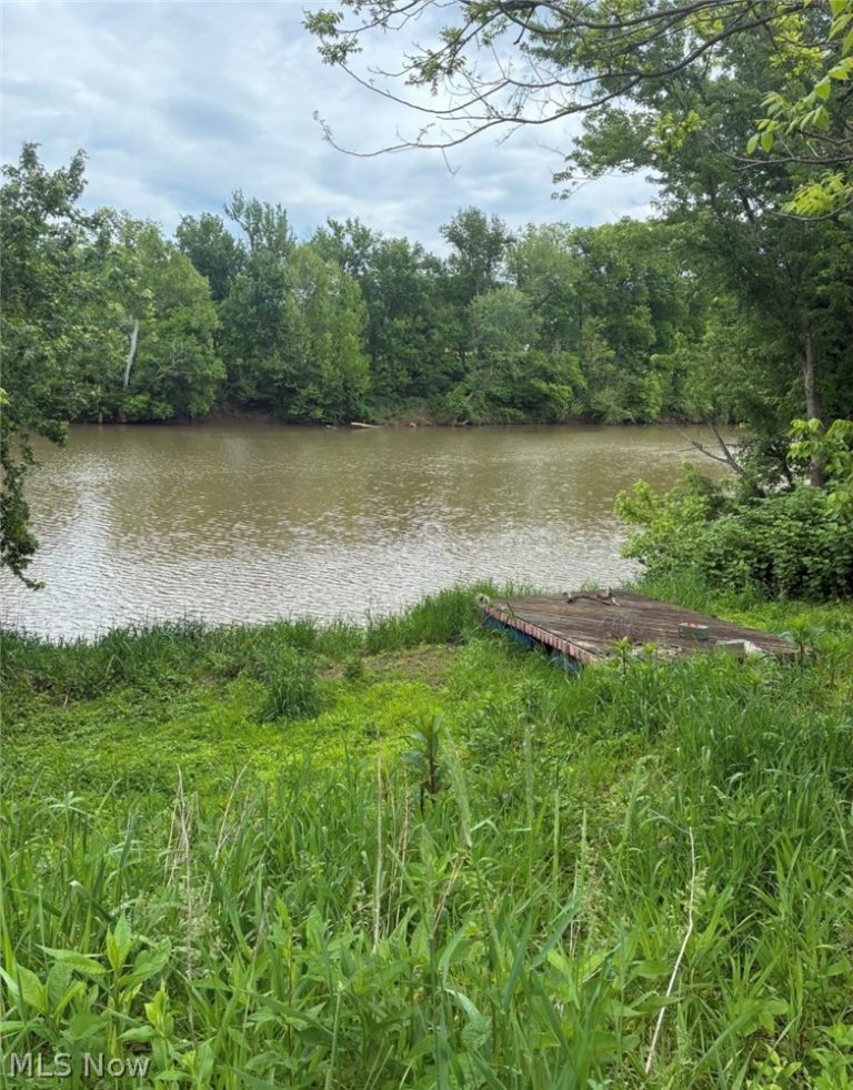 5973 Elizabeth Pike, Elizabeth, WV, 26143