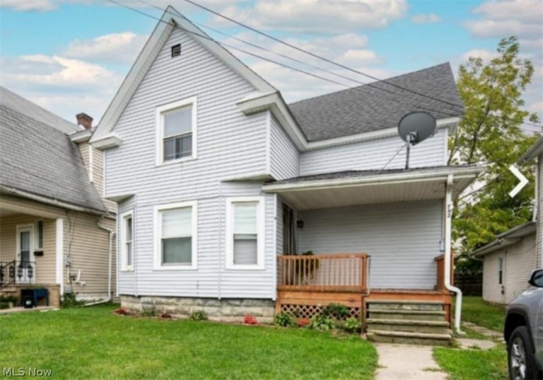 742 Lakeside Avenue, Lorain, OH - Photo 2