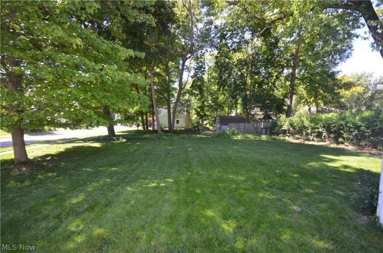 159 Pinehurst Road, Munroe Falls, OH - Photo 3