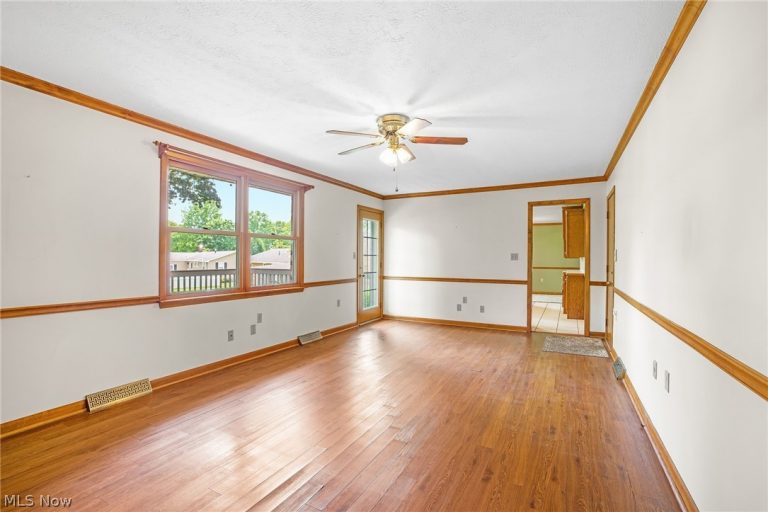5715 Comanche Street, North Canton, OH - Photo 4