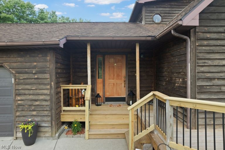 201 Country Lane, Walker, WV - Photo 5