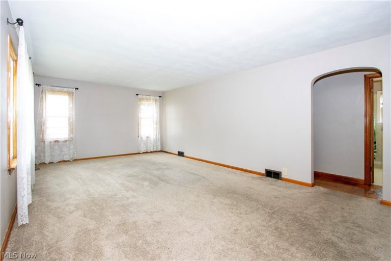 927 Heltman Avenue, Ashland, OH - Photo 2
