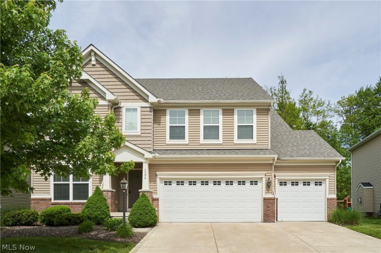 3394 Stillwood Boulevard, Stow, OH - Photo 2