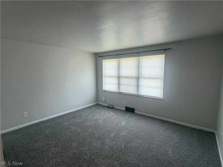 47 Parkgate, Austintown, OH - Photo 3