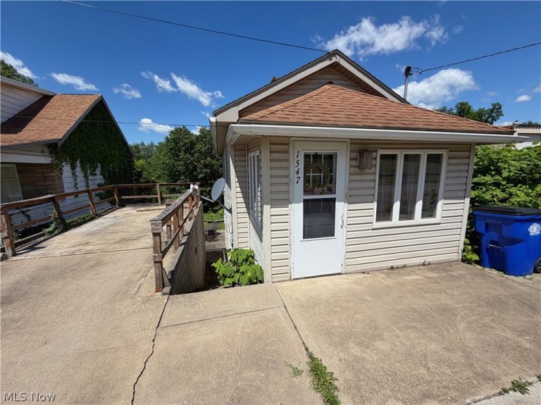 1547 Lisbon Street, East Liverpool, OH, 43920