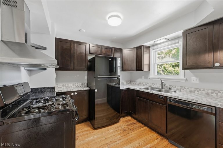 2075 Coventry Road #2, Cleveland Heights, OH - Photo 4