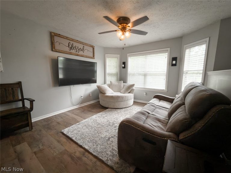 1211 Kingston Road, Uniontown, OH - Photo 3