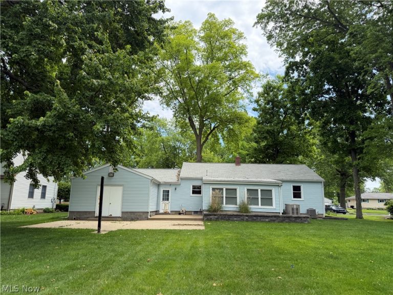5851 Louise Avenue, Warren, OH - Photo 8