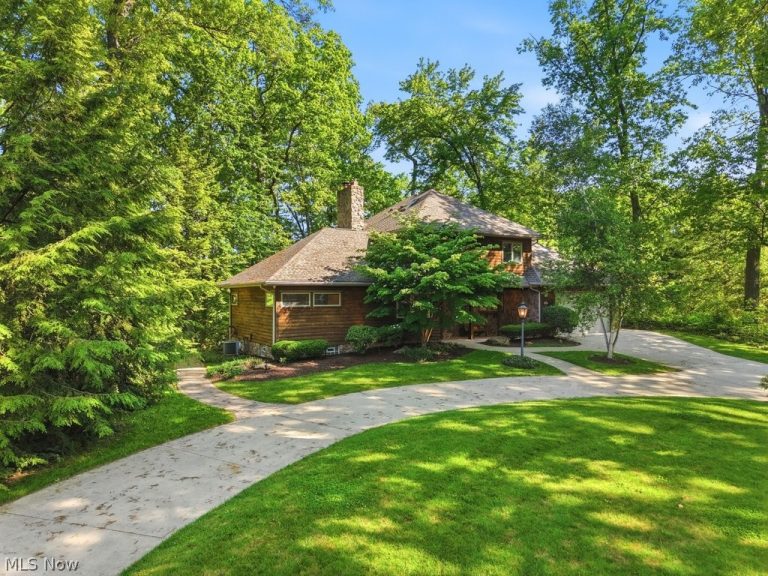 881 Gaylord Grove Road, Cuyahoga Falls, OH - Photo 3