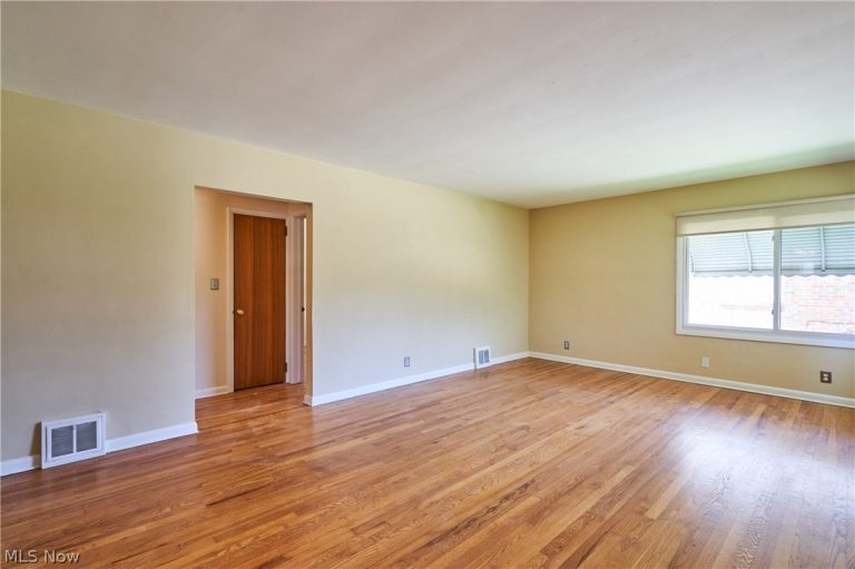 2620 Mogadore Road, Akron, OH - Photo 5