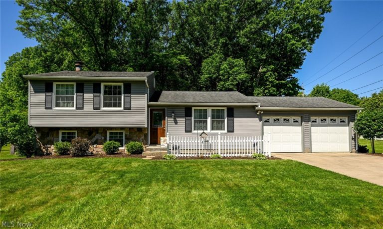 4092 Hummingbird Trail, Stow, OH, 44224