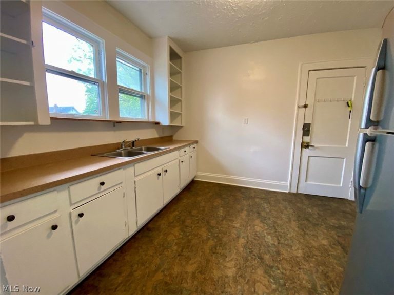 400 Cloverdale Avenue #UP, Akron, OH - Photo 5