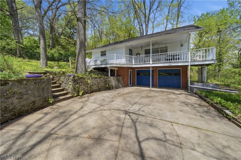 1699 Ambler Avenue, North Canton, OH - Photo 2