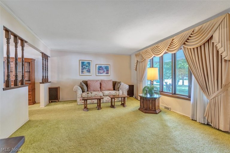 5756 Dorothy Drive, North Olmsted, OH - Photo 4