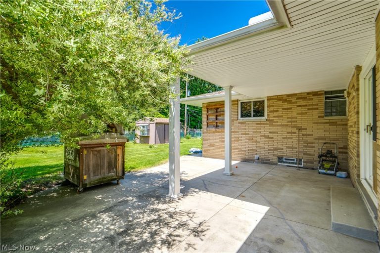 9942 Vista Drive, North Royalton, OH - Photo 4
