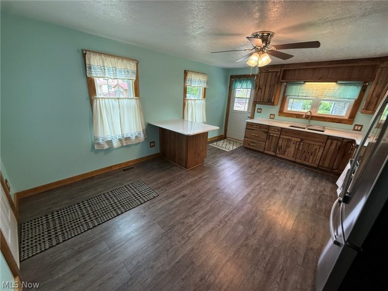 106 Bridge Street, Stone Creek, OH - Photo 4