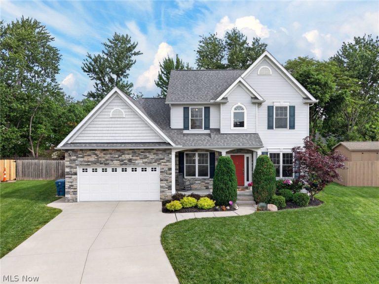 24144 Salzburg Circle, North Olmsted, OH - Photo 2