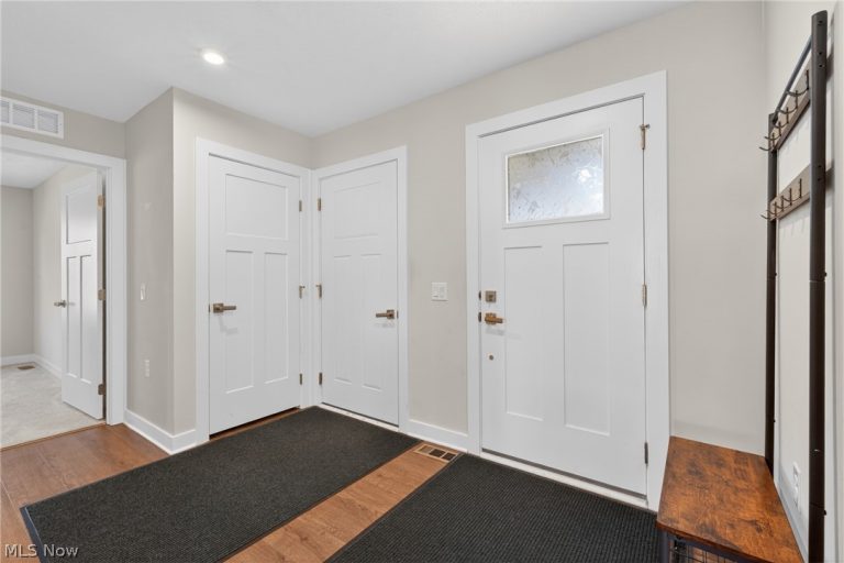 994 Sunrise Way, Akron, OH - Photo 5