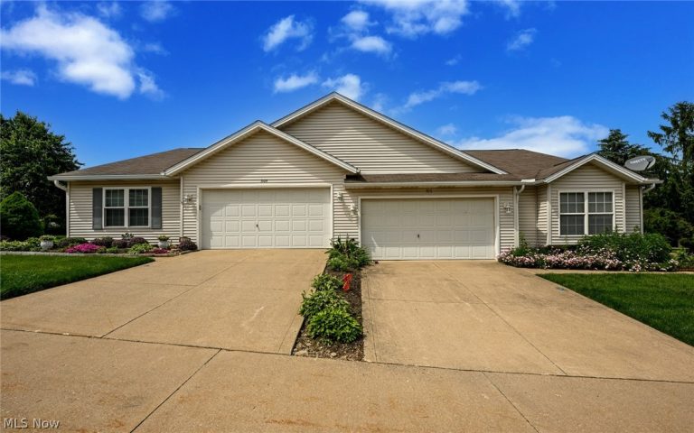 3117 Dorchester Court, Akron, OH - Photo 2