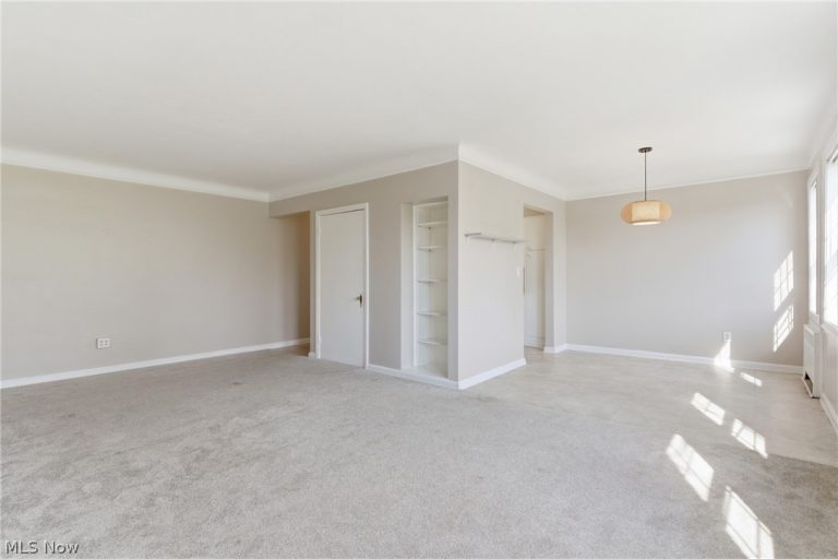 15820 Van Aken Boulevard, Shaker Heights, OH - Photo 5