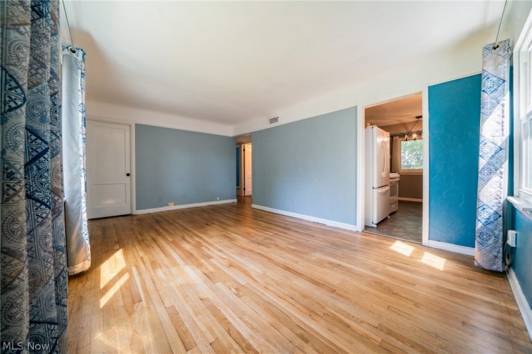 23861 Colbourne, Euclid, OH - Photo 6