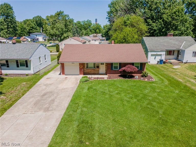 34429 Beach Park Drive, Eastlake, OH - Photo 2