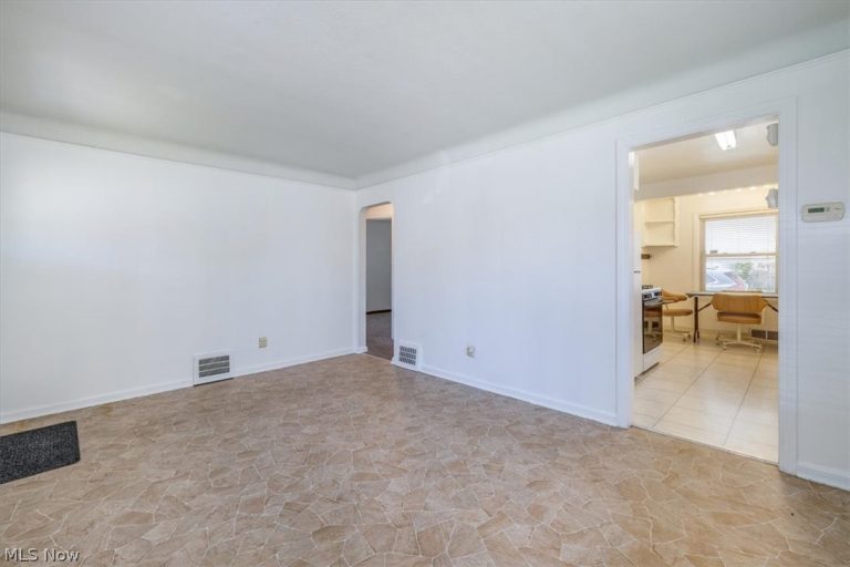 13413 Crossburn Avenue, Cleveland, OH - Photo 6