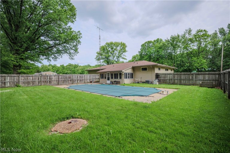 16011 Elbrook Street, Alliance, OH - Photo 8
