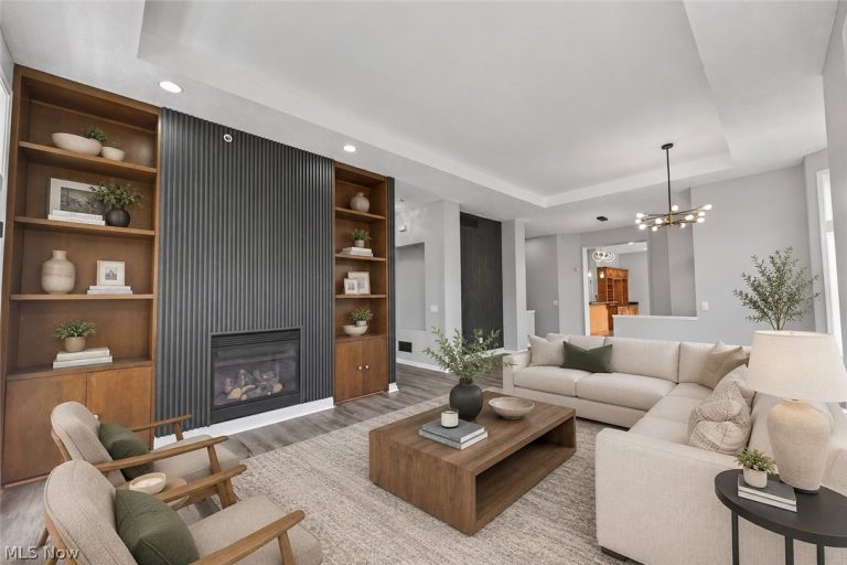 330 Blossom Lane, Orange, OH - Photo 4