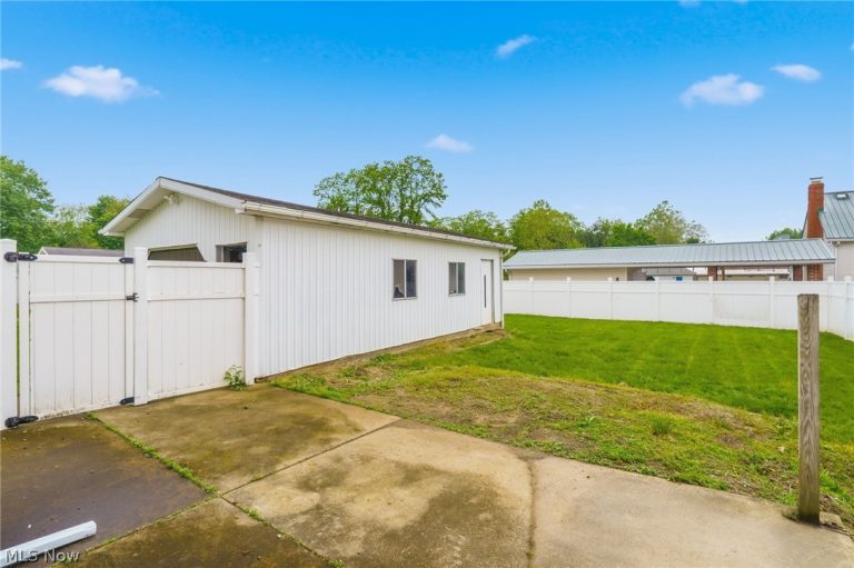 324 Line Street, Minerva, OH - Photo 5