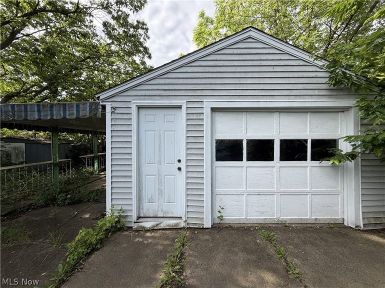 682 Barbara Avenue, Akron, OH - Photo 5