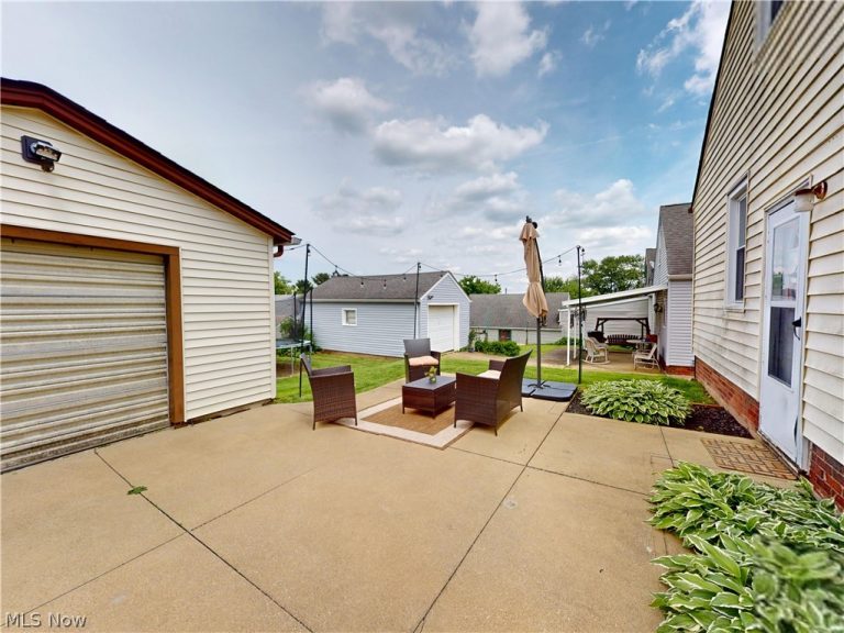 1521 27th Street, Canton, OH - Photo 2