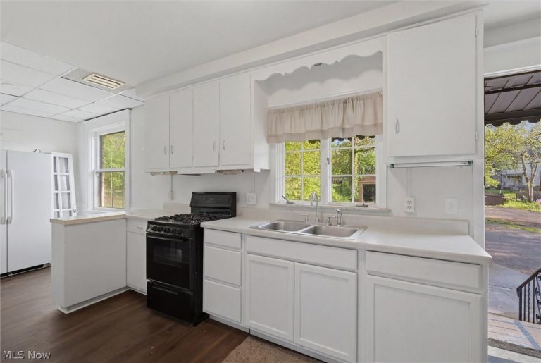 252 Broadway Avenue, Youngstown, OH - Photo 8