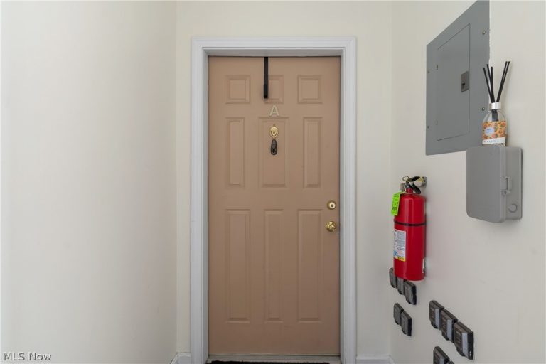 1456 Buckingham Gate A Boulevard, Cuyahoga Falls, OH - Photo 5