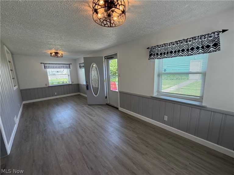 3103 9th Avenue, Vienna, WV - Photo 4