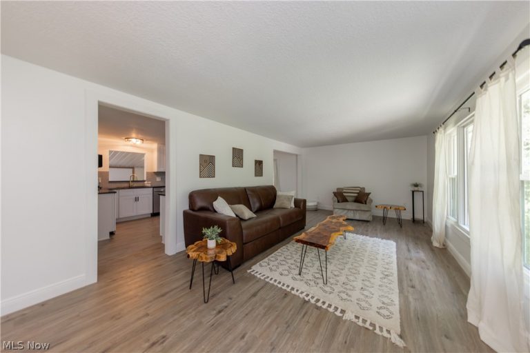 12133 Snow Road, Burton, OH - Photo 2