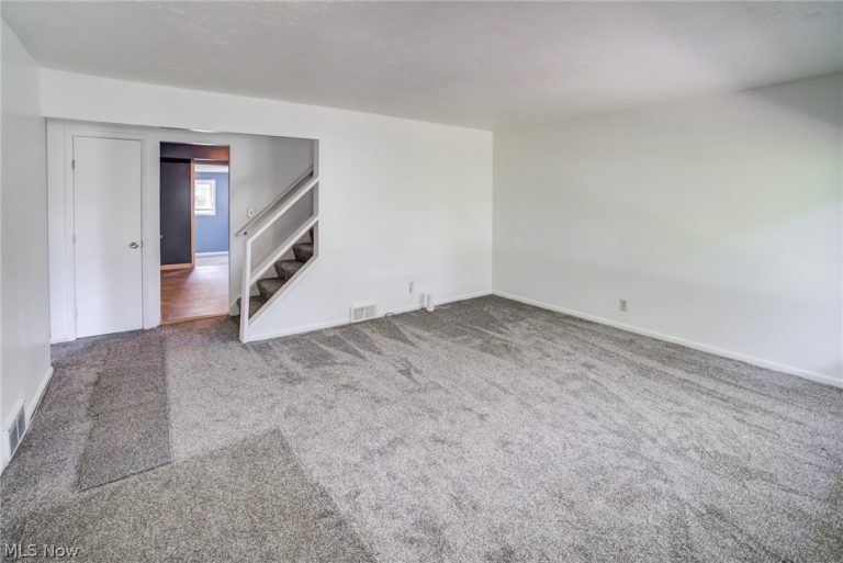 4684 Green Road, Warrensville Heights, OH - Photo 4