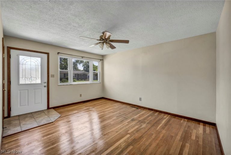 3401 Reaver Avenue, Grove City, OH - Photo 6