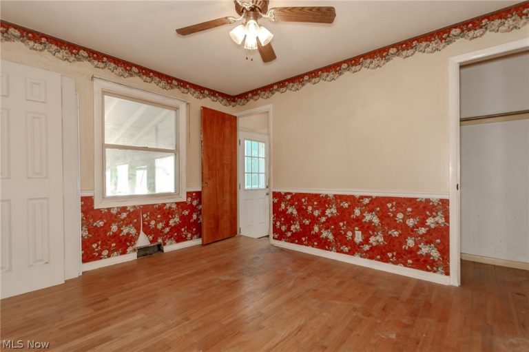 1562 Empire Road, Wickliffe, OH - Photo 8