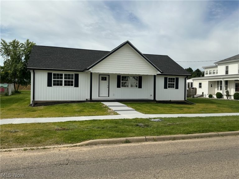 165 3rd Street, Frazeysburg, OH, 43822