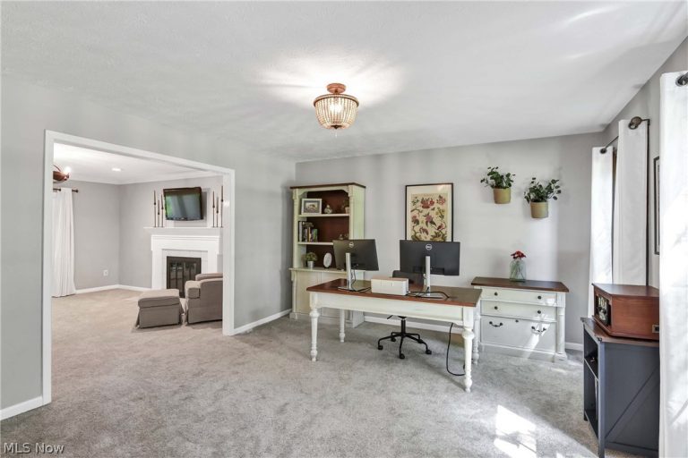 705 Lake Trail, Aurora, OH - Photo 3