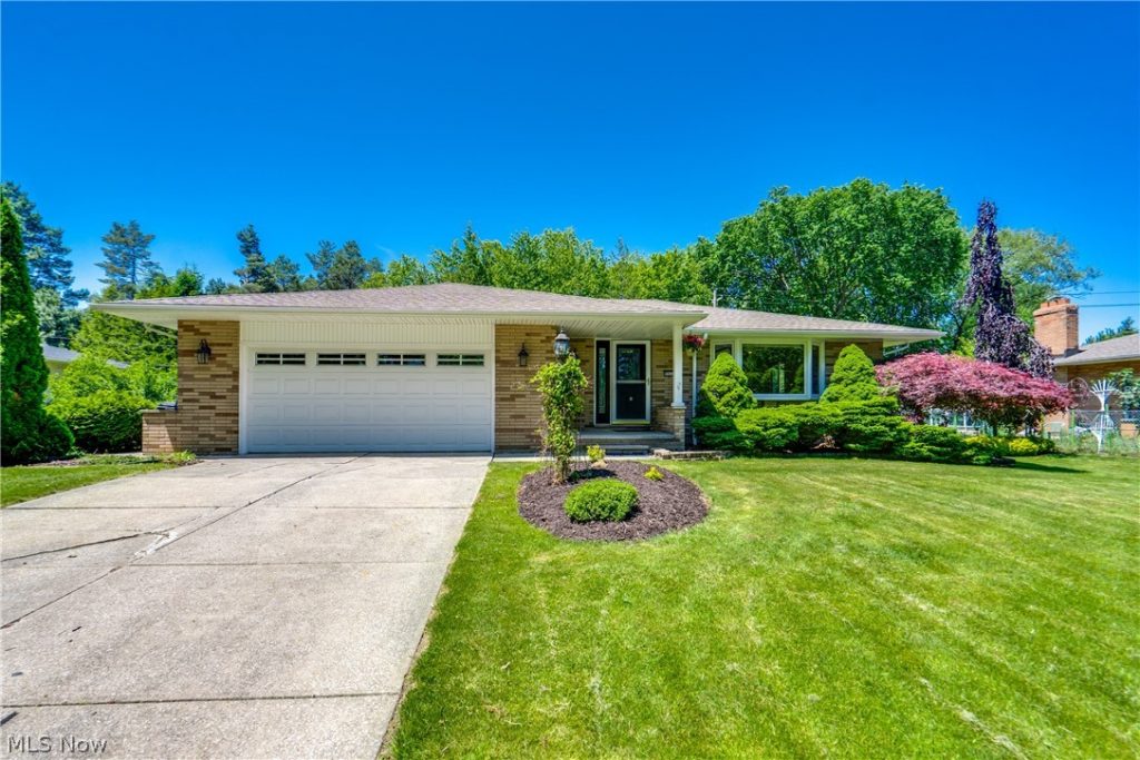 9942 Vista Drive, North Royalton, OH