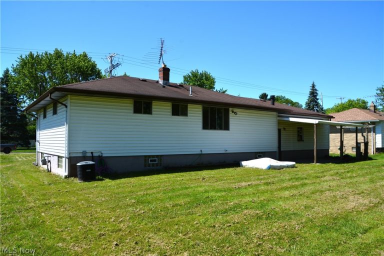 3713 Grafton Road, Brunswick, OH - Photo 5