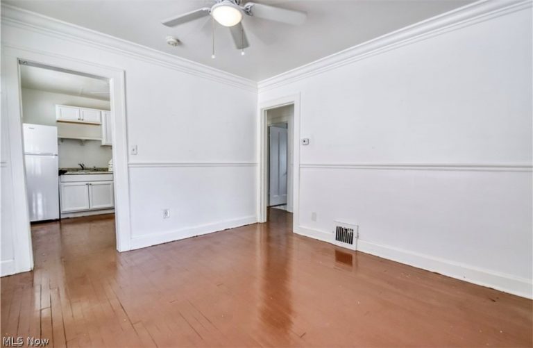 1051 171st Street, Cleveland, OH - Photo 5
