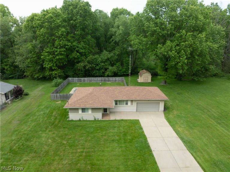 16011 Elbrook Street, Alliance, OH - Photo 5