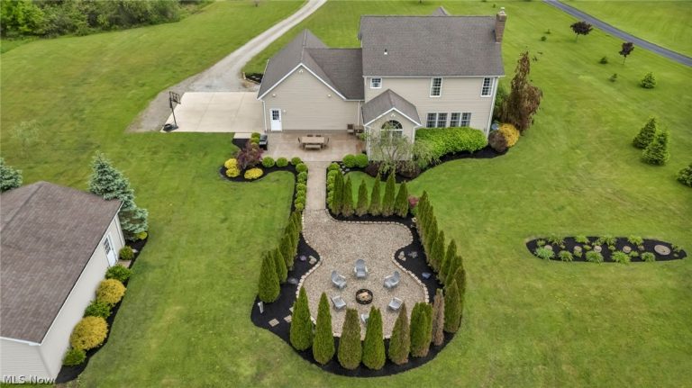 14353 Radcliffe Road, Chardon, OH - Photo 6