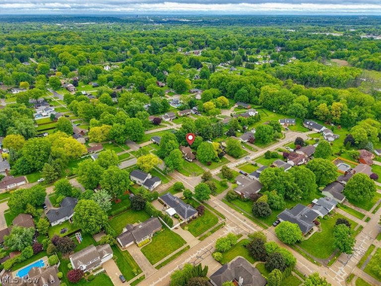 951 Azalea Boulevard, Barberton, OH - Photo 4