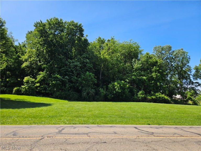 Pleasant Valley Drive, Coshocton, OH, 43812